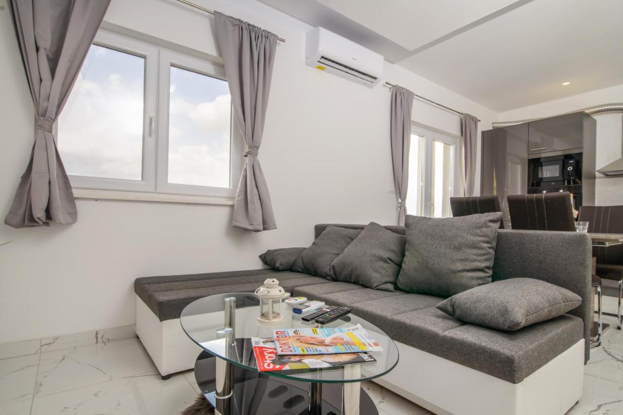Apartments Pelja Trogir Exterior foto