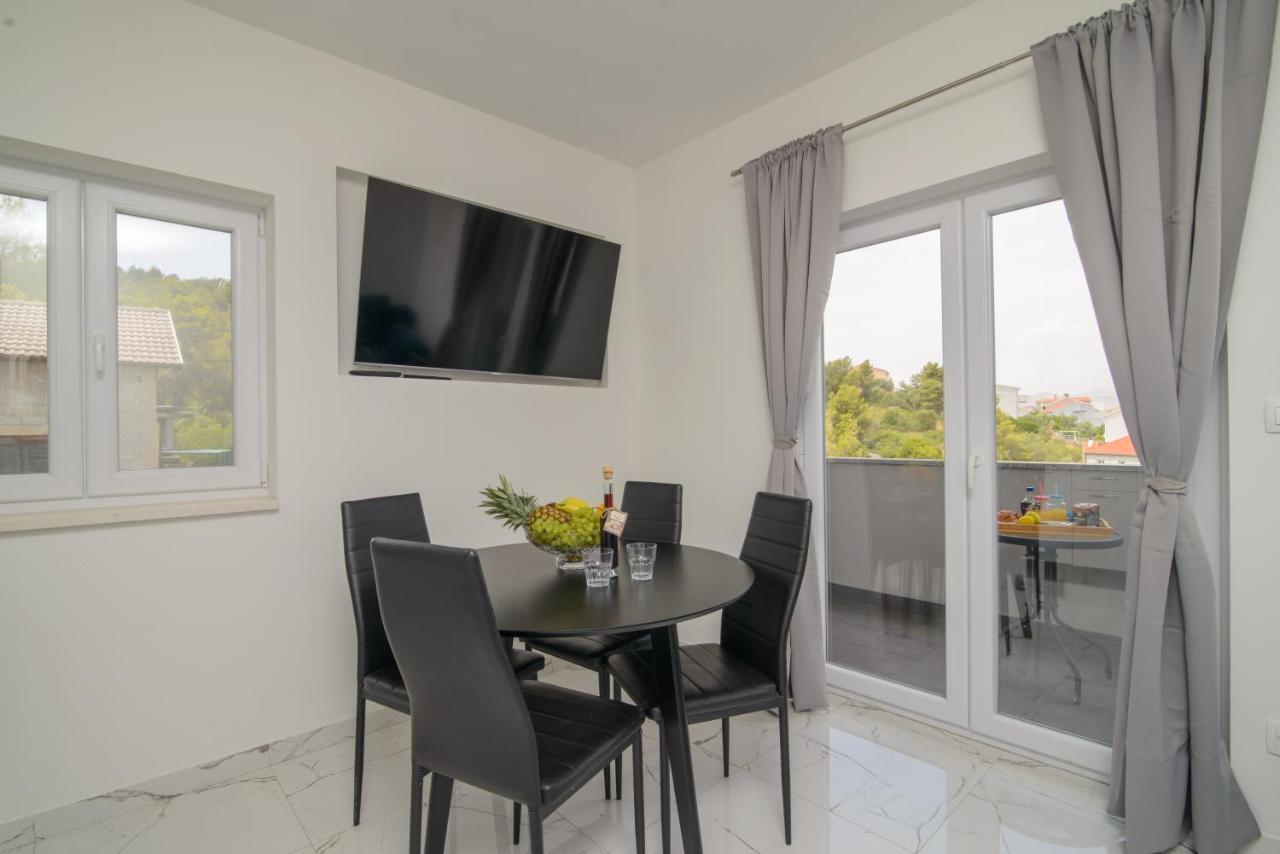 Apartments Pelja Trogir Exterior foto