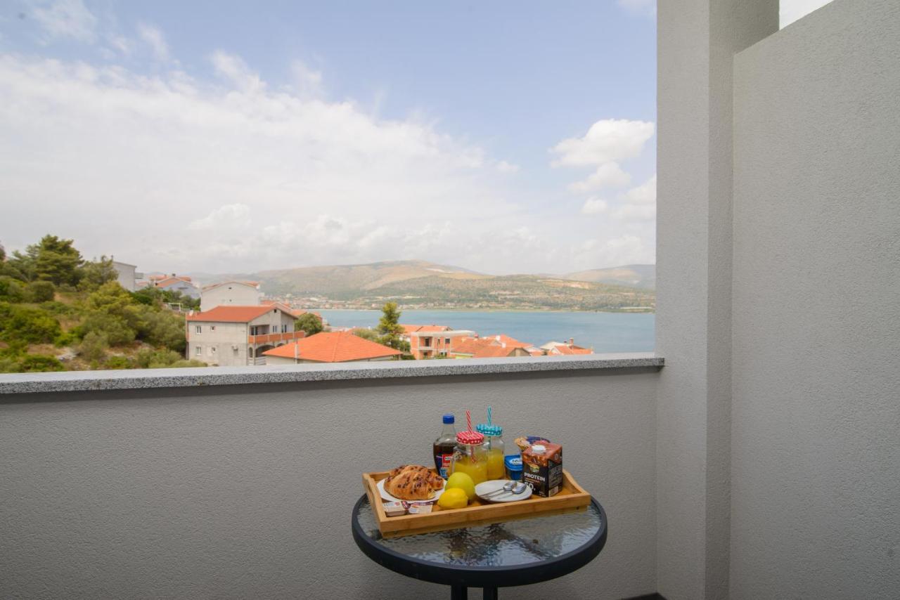 Apartments Pelja Trogir Exterior foto